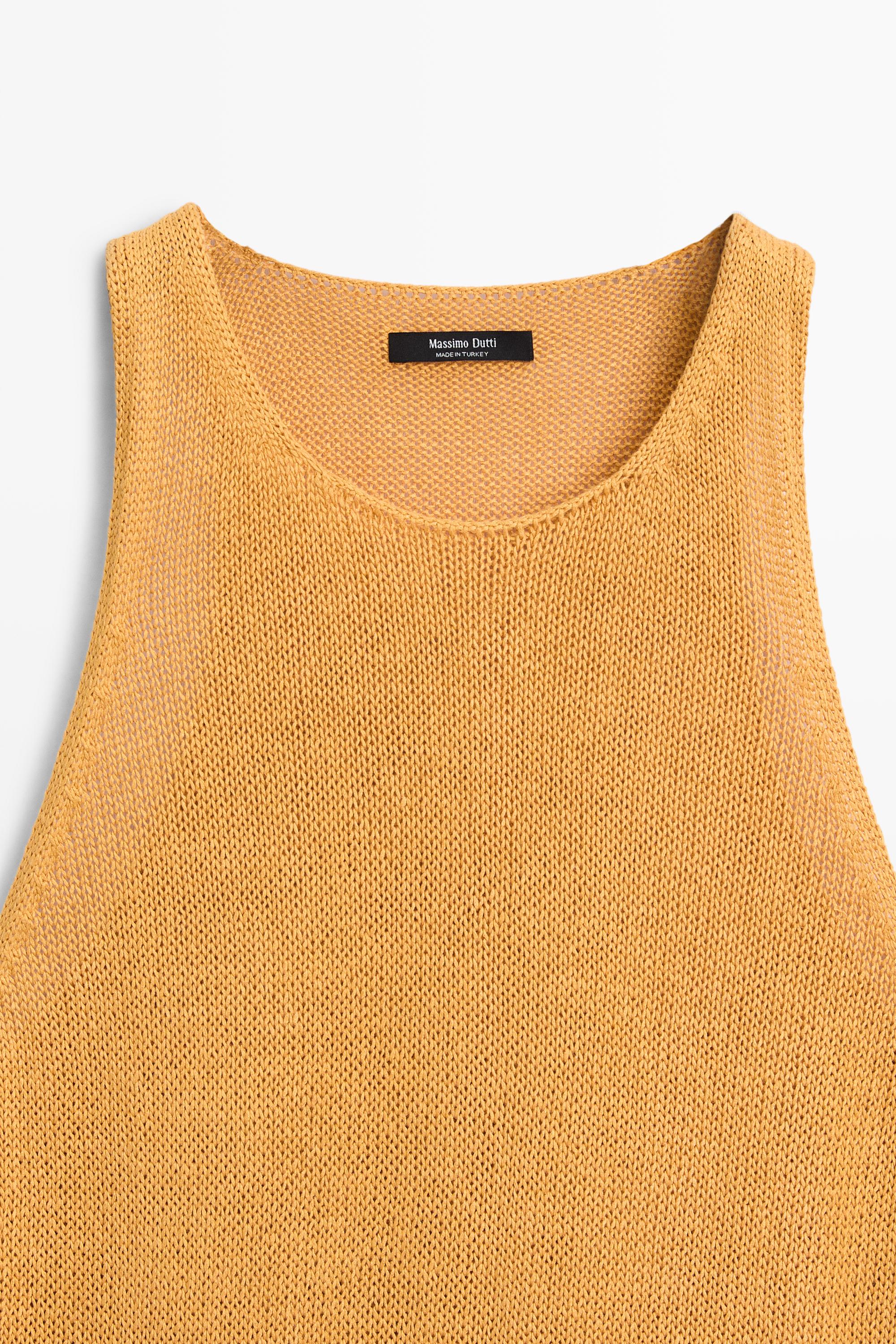 Sleeveless knit halter top